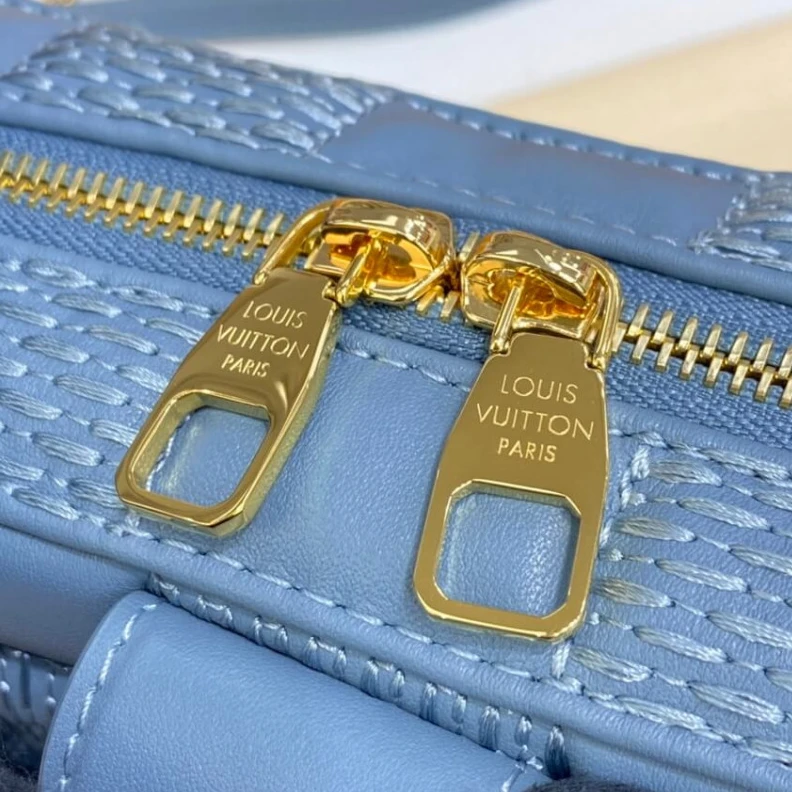 Mythick SLock Louis Vuitton Damier Quilt Lambskin Troca MM Blue