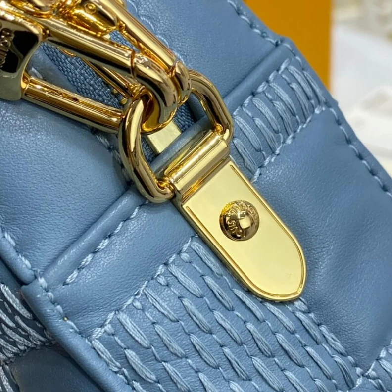 Mythick SLock Louis Vuitton Damier Quilt Lambskin Troca MM Blue
