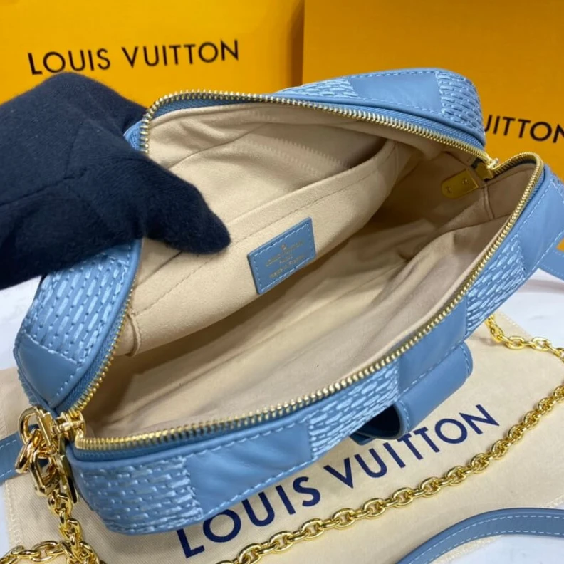 Mythick SLock Louis Vuitton Damier Quilt Lambskin Troca MM Blue