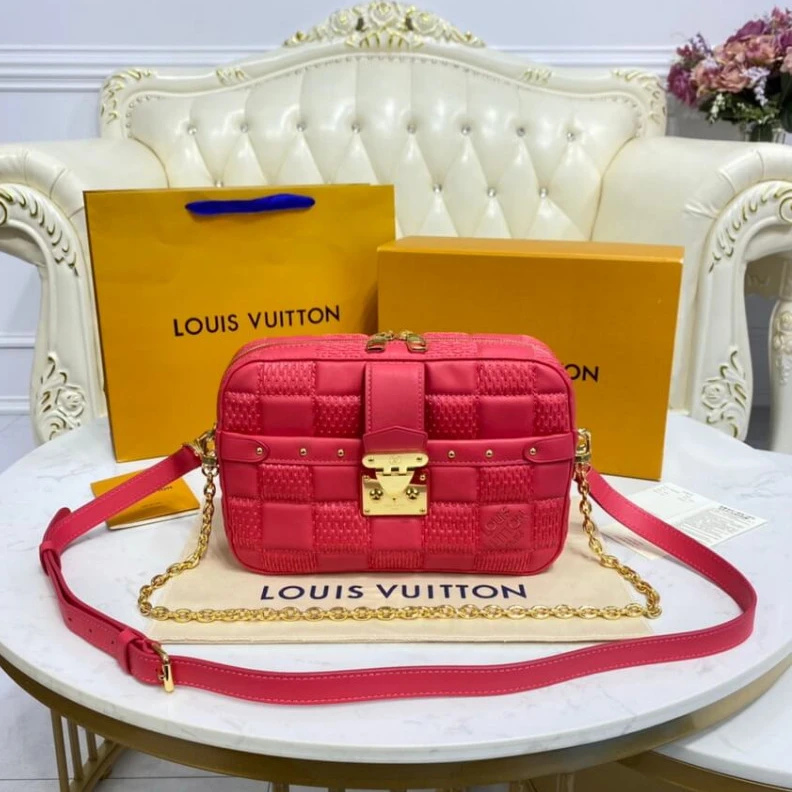 SLock Louis Vuitton Damier Quilt Lambskin Troca MM Red