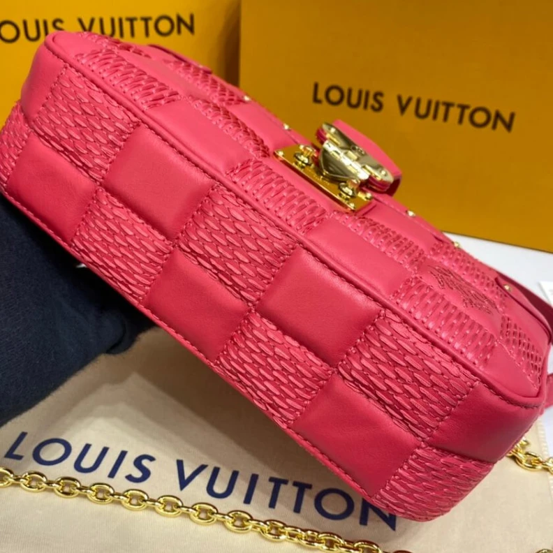 Top lv SLock Louis Vuitton Damier Quilt Lambskin Troca MM Red