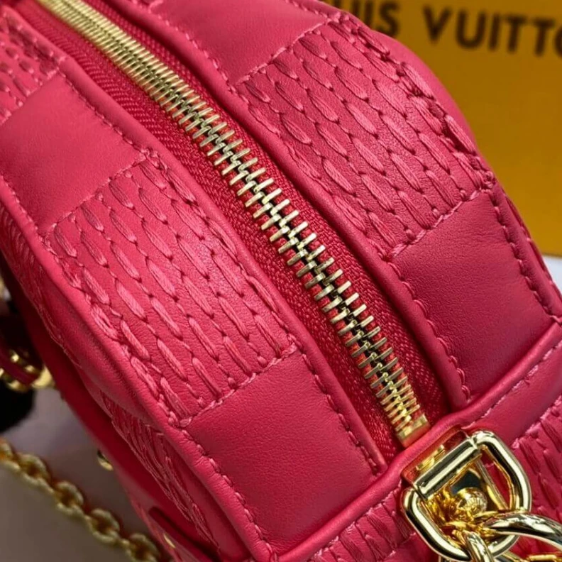 Top lv SLock Louis Vuitton Damier Quilt Lambskin Troca MM Red