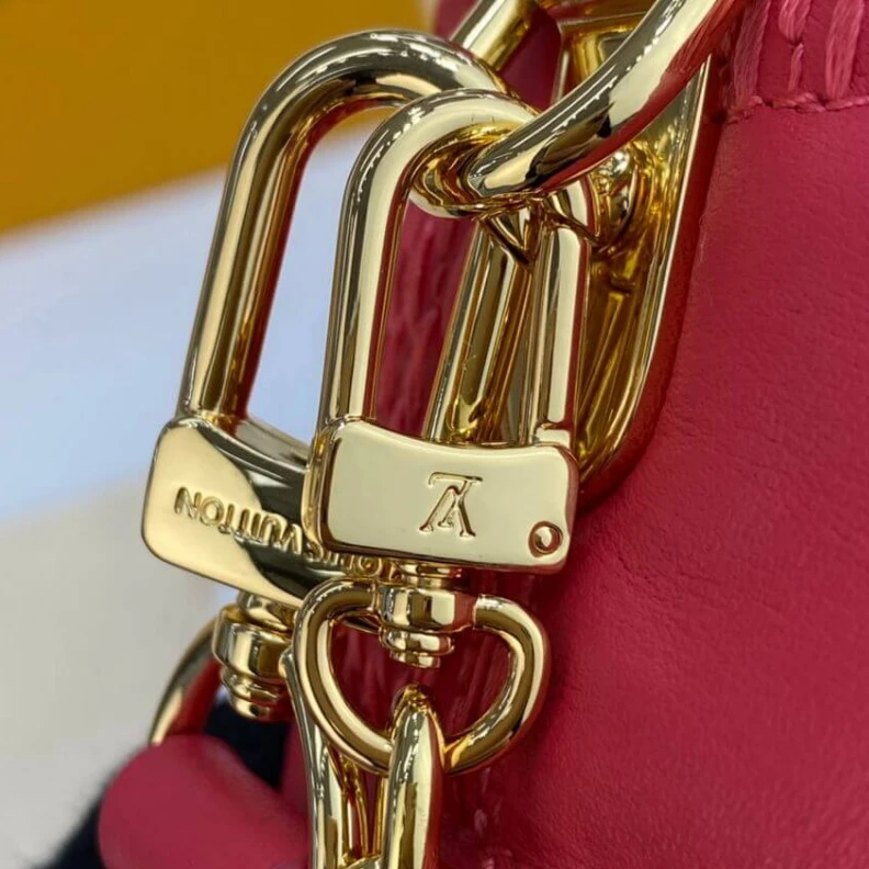 Top lv SLock Louis Vuitton Damier Quilt Lambskin Troca MM Red