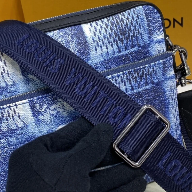 Top lv Strap dro Louis Vuitton Damier Salt Canvas Trio Messenger Blue