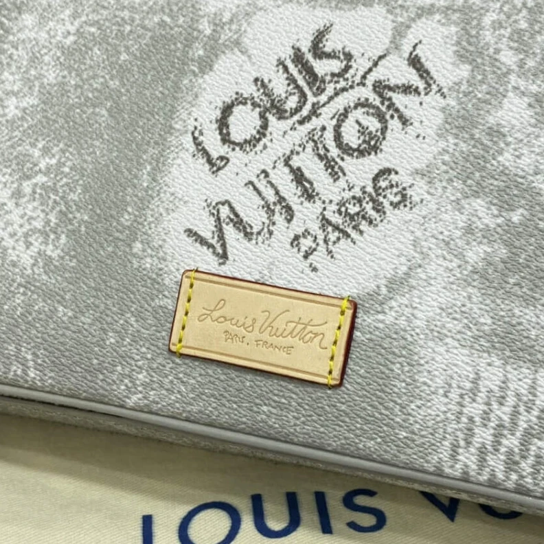 Mythick Silvercol Louis Vuitton Damier Salt Canvas Trio Messenger Grey