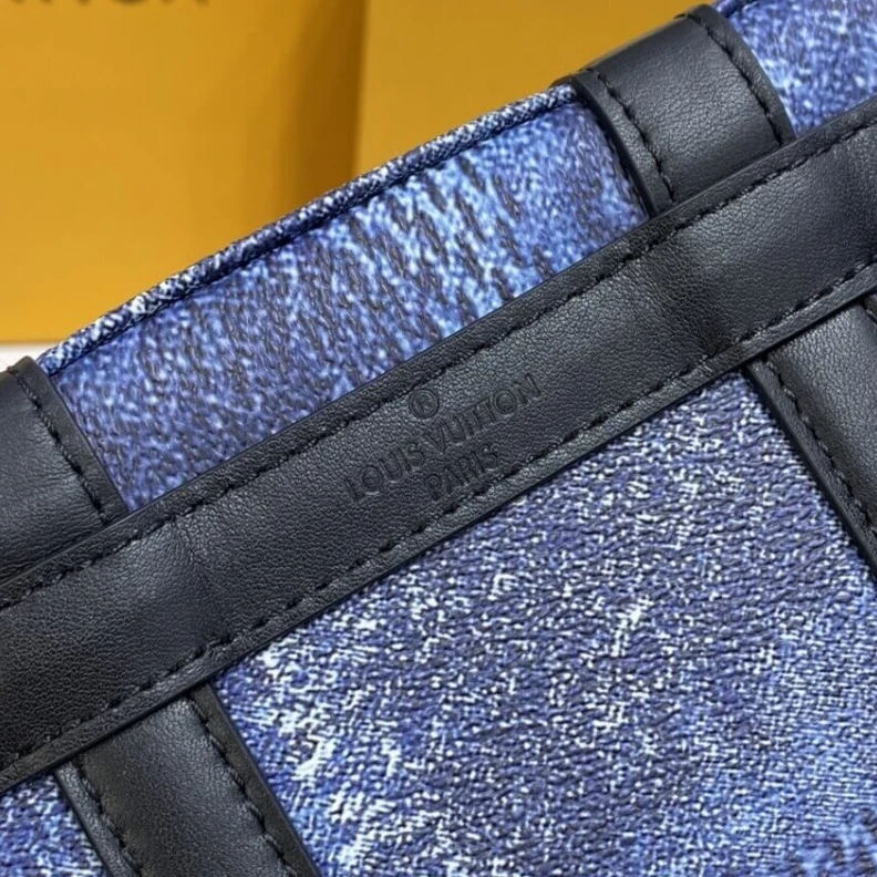 Top lv Strap dro Louis Vuitton Damier Salt Canvas Trunk Slingbag Blue