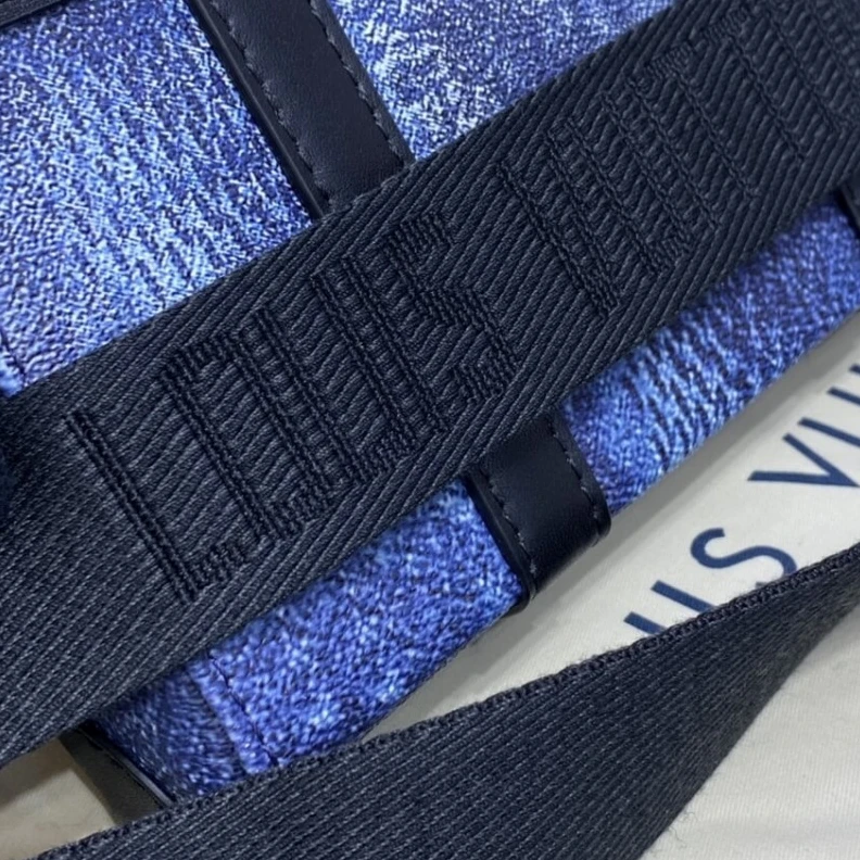 Top lv Strap dro Louis Vuitton Damier Salt Canvas Trunk Slingbag Blue