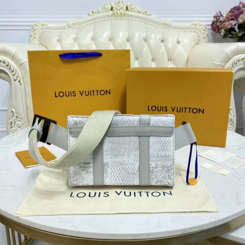 Louis vuitton locations Textile l Louis Vuitton Damier Salt Canvas Trunk Slingbag White