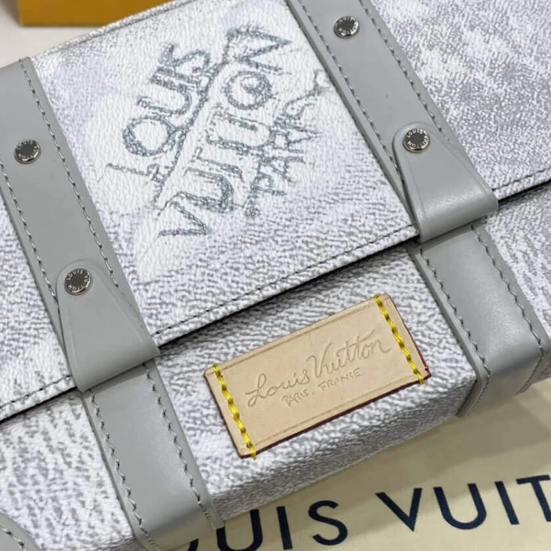 Louis vuitton locations Textile l Louis Vuitton Damier Salt Canvas Trunk Slingbag White