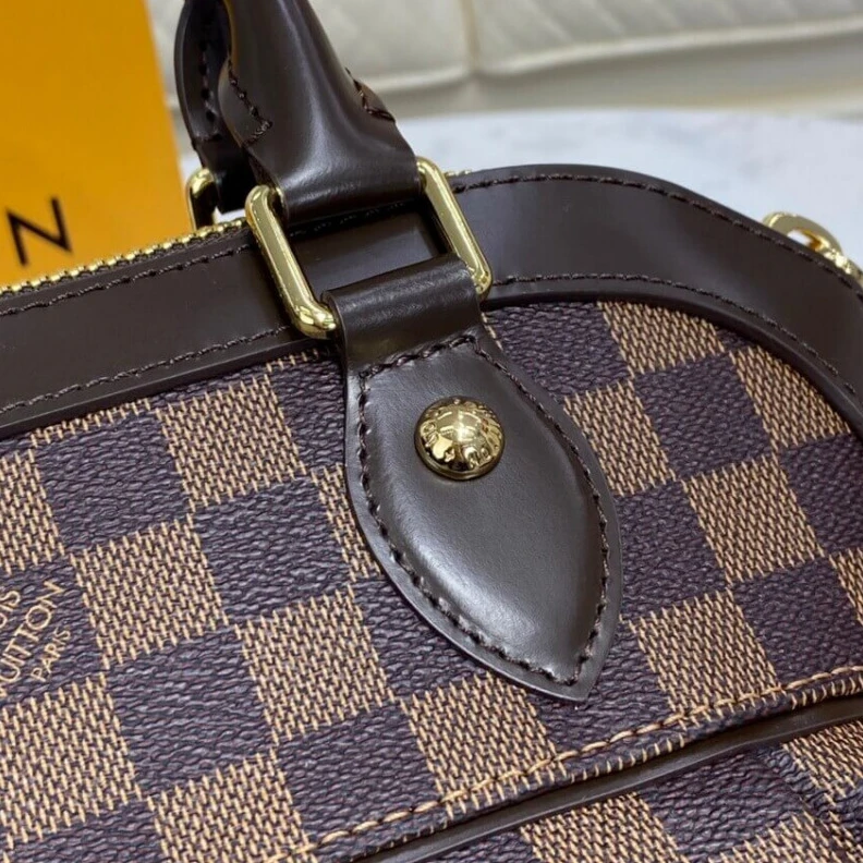 Mythick ru Internal LV Damier Trevi PM Shoulder Bag