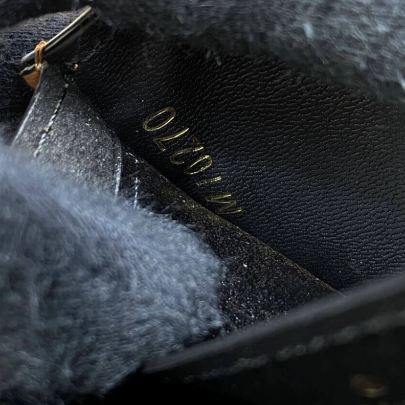 Replica bags Flat pock Louis Vuitton Dauphine Multicartes