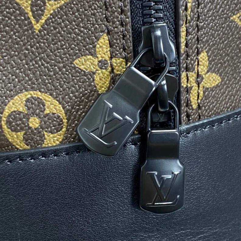 Replica bags Inside fl Louis Vuitton Dean Backpack