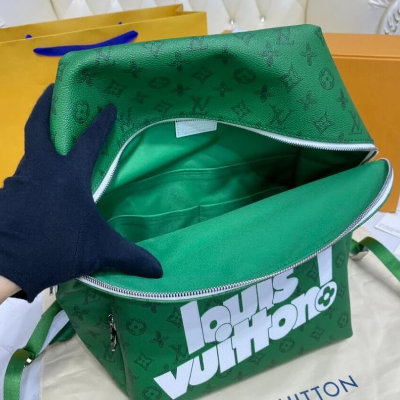 Mythick.ru Blue vint Louis Vuitton Discovery Backpack Green