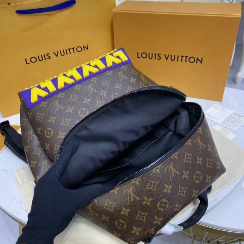 Mythick.ru For fall 2 Louis Vuitton Discovery Backpack