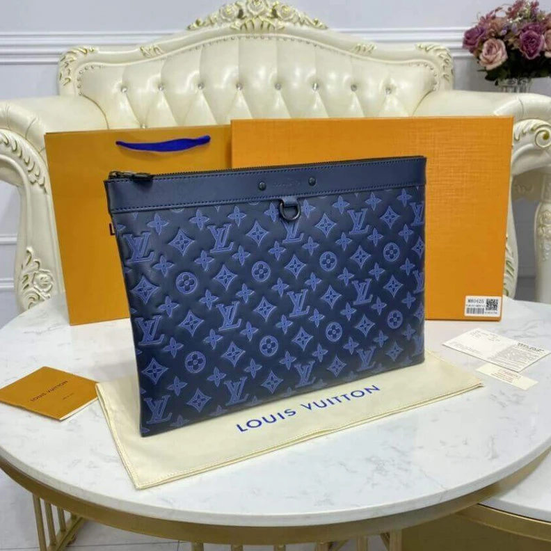 Replica bag Fashioned Louis Vuitton Discovery Pochette GM Blue