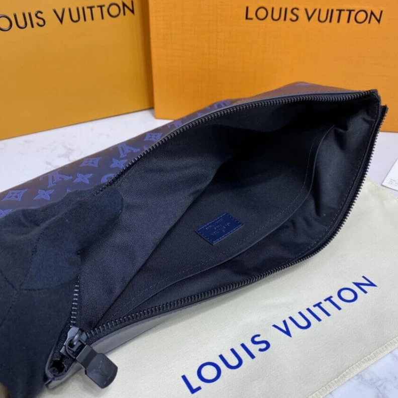 Replica bag Fashioned Louis Vuitton Discovery Pochette GM Blue