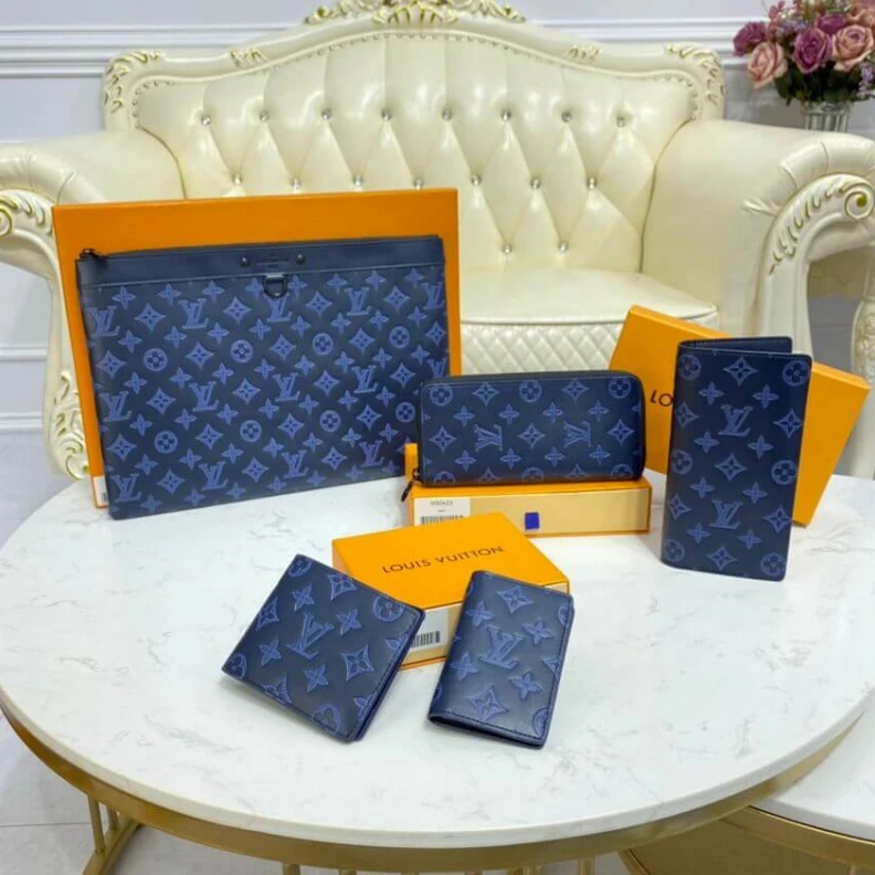 Replica bag Fashioned Louis Vuitton Discovery Pochette GM Blue
