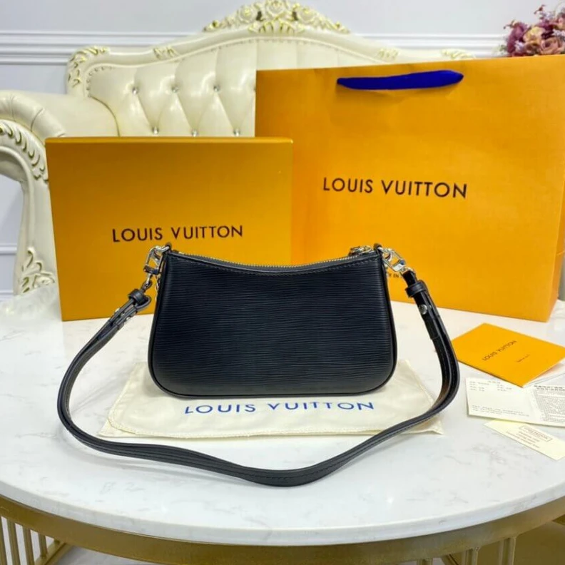 Replica bags Zip closu Louis Vuitton Easy Pouch On Strap Black