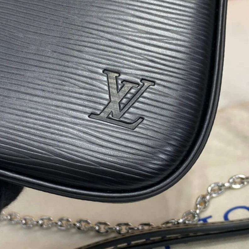 Replica bags Zip closu Louis Vuitton Easy Pouch On Strap Black