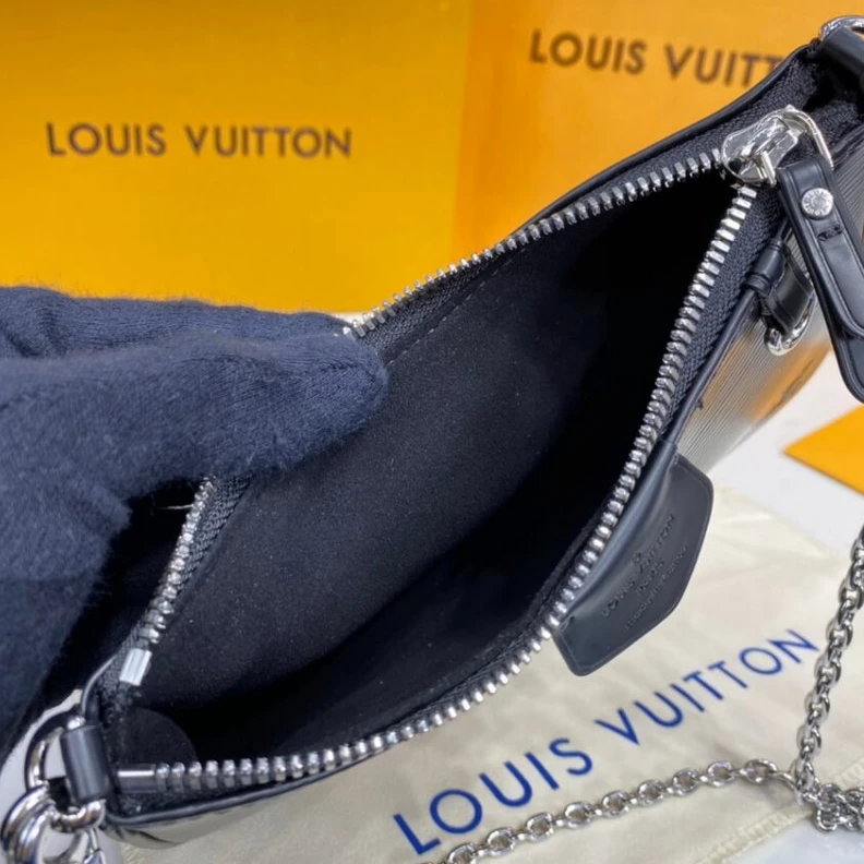 Replica bags Zip closu Louis Vuitton Easy Pouch On Strap Black