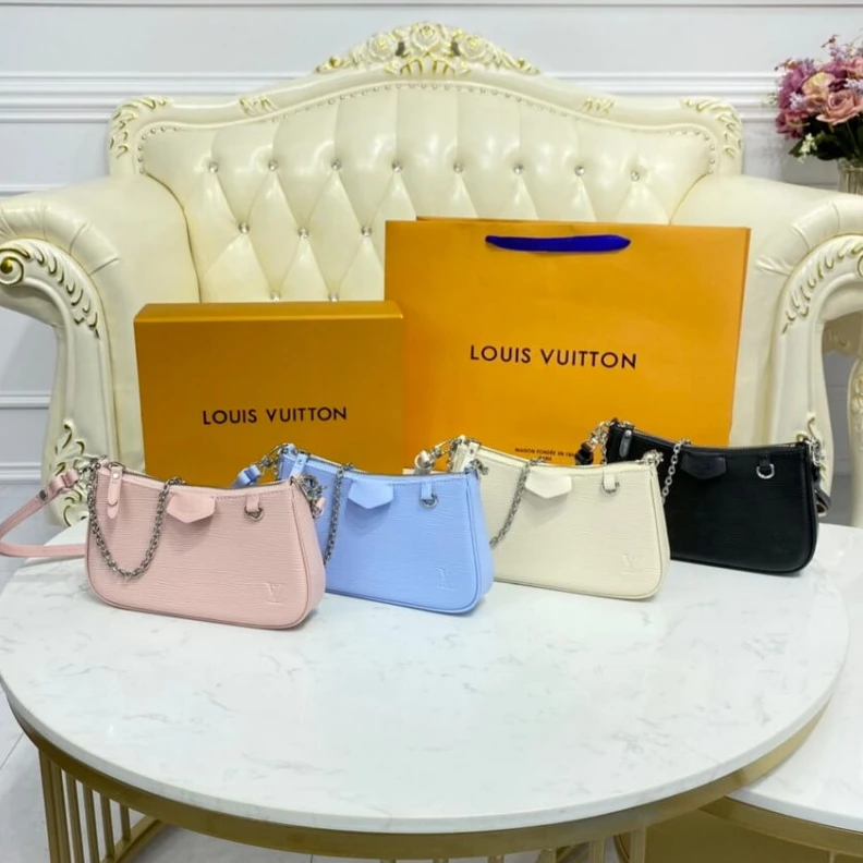 Replica bags Zip closu Louis Vuitton Easy Pouch On Strap Black
