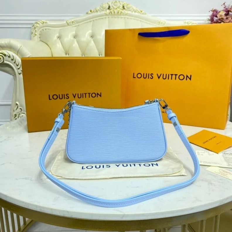 Top lv Cowhidele Louis Vuitton Easy Pouch On Strap Blue