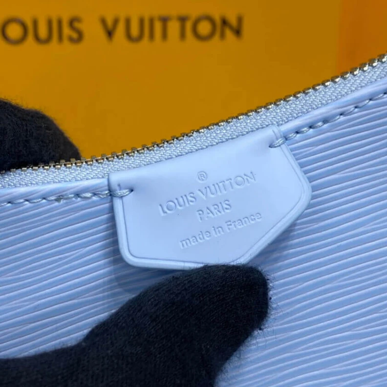Top lv Cowhidele Louis Vuitton Easy Pouch On Strap Blue
