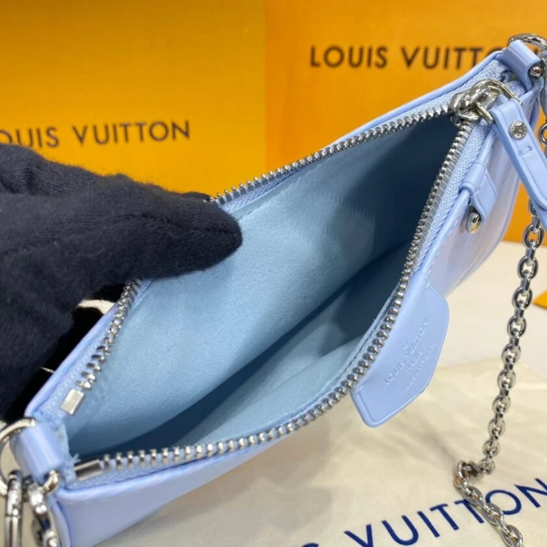 Top lv Cowhidele Louis Vuitton Easy Pouch On Strap Blue