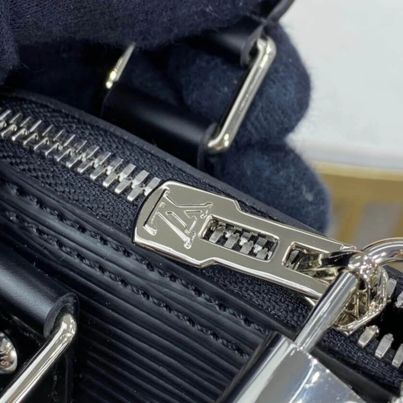 Louis vuitton locations Black Louis Vuitton Epi Leather Alma BB Black
