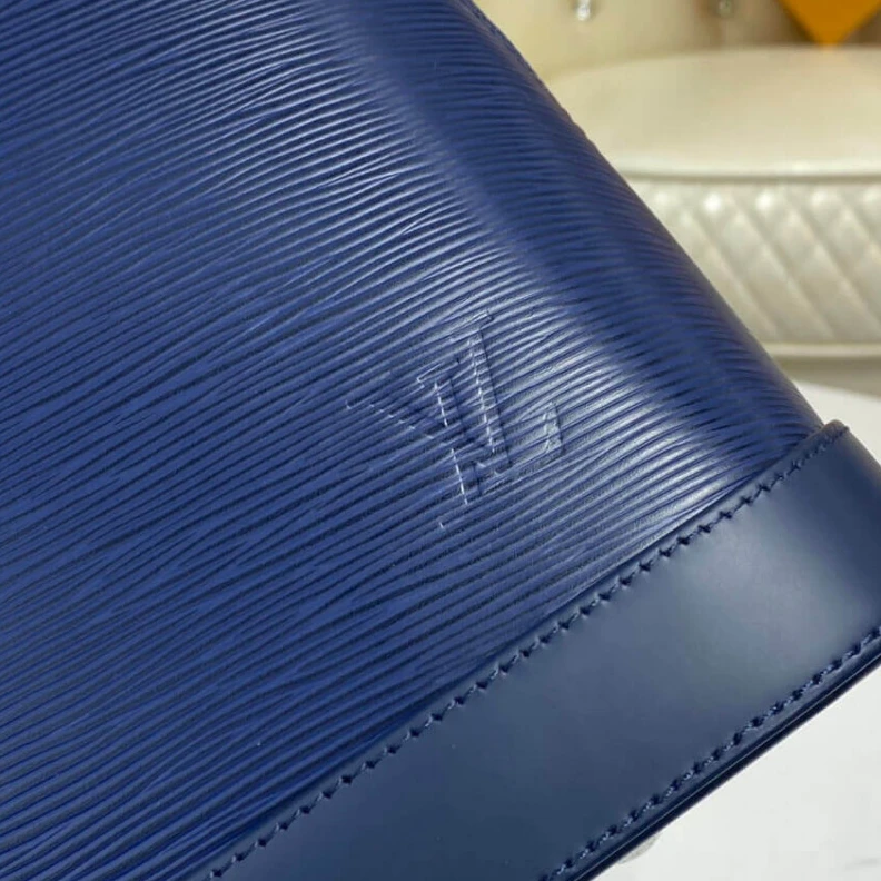 Replica bags lv Handle: S Louis Vuitton Epi Leather Alma PM Blue