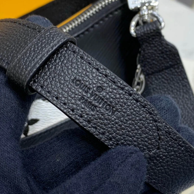 Replica bags Strap Dro Louis Vuitton Epi Leather Marelle Black