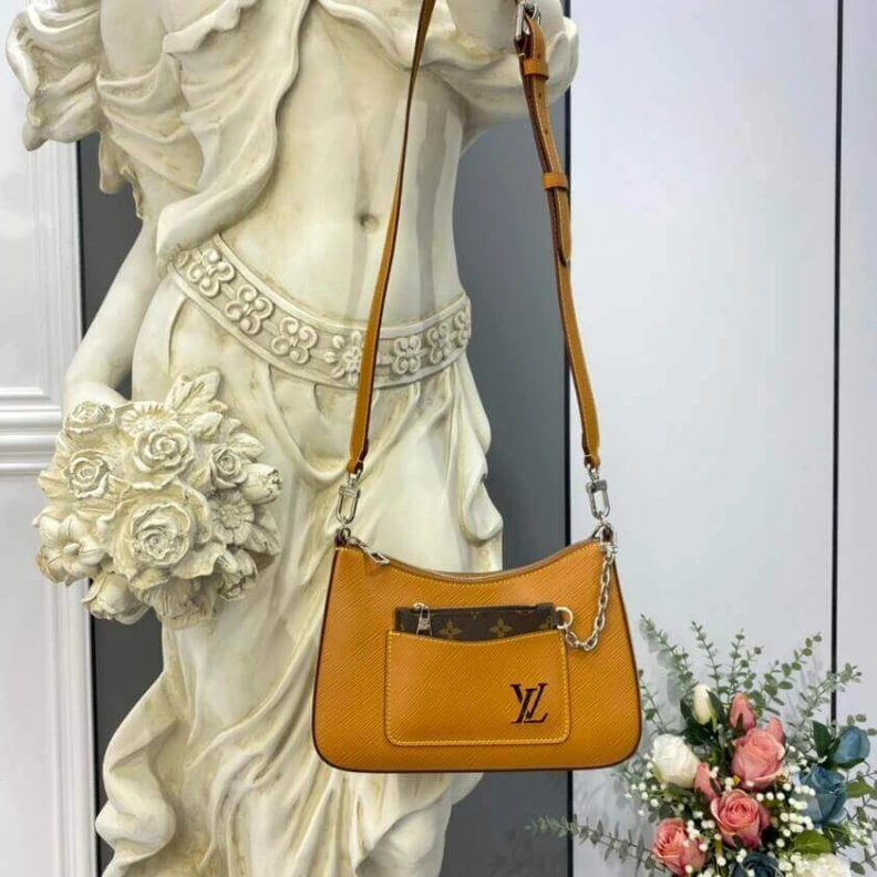 Mythick Front fla Louis Vuitton Epi Leather Marelle Gold Miel