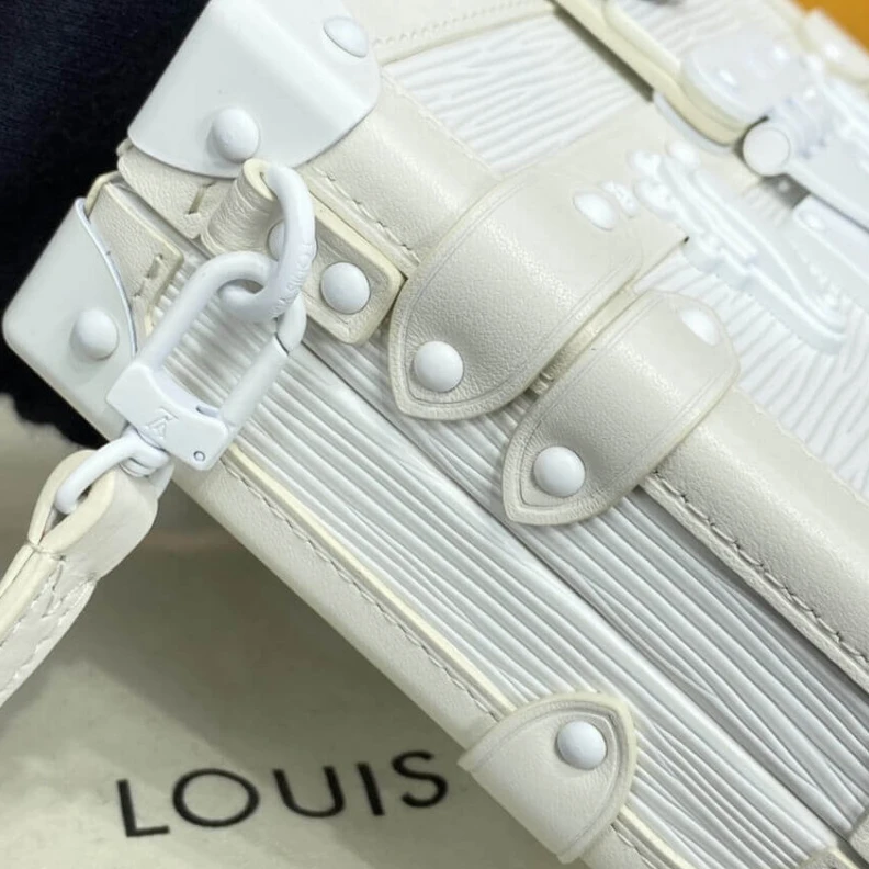 Louis vuitton locations Supremely Louis Vuitton Epi Leather Petite Malle White