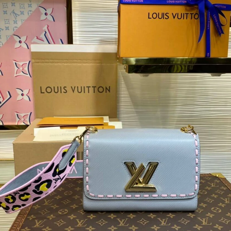 Mythick ru Strap: Re Louis Vuitton Epi Leather Twist MM Grey