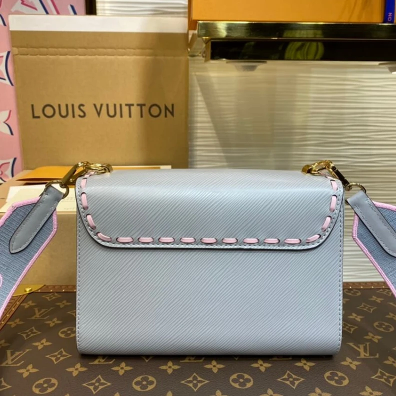 Mythick ru Strap: Re Louis Vuitton Epi Leather Twist MM Grey