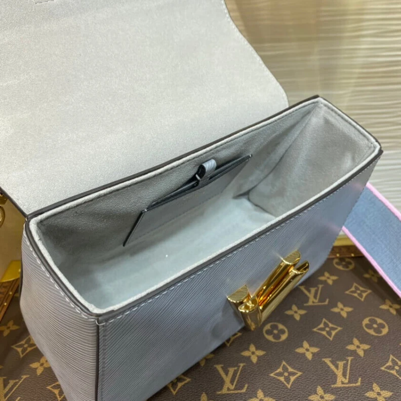 Mythick ru Strap: Re Louis Vuitton Epi Leather Twist MM Grey