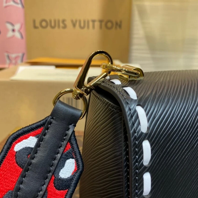 Mythick Smooth ca Louis Vuitton Epi Leather Twist PM Black