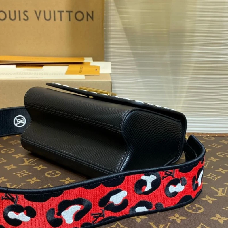 Mythick Smooth ca Louis Vuitton Epi Leather Twist PM Black