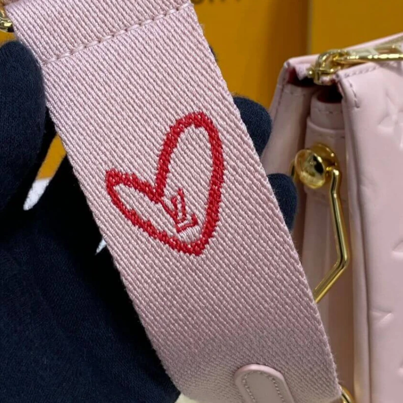 Replica bags lv Fashioned Louis Vuitton Fall In Love Coussin PM Light Pink