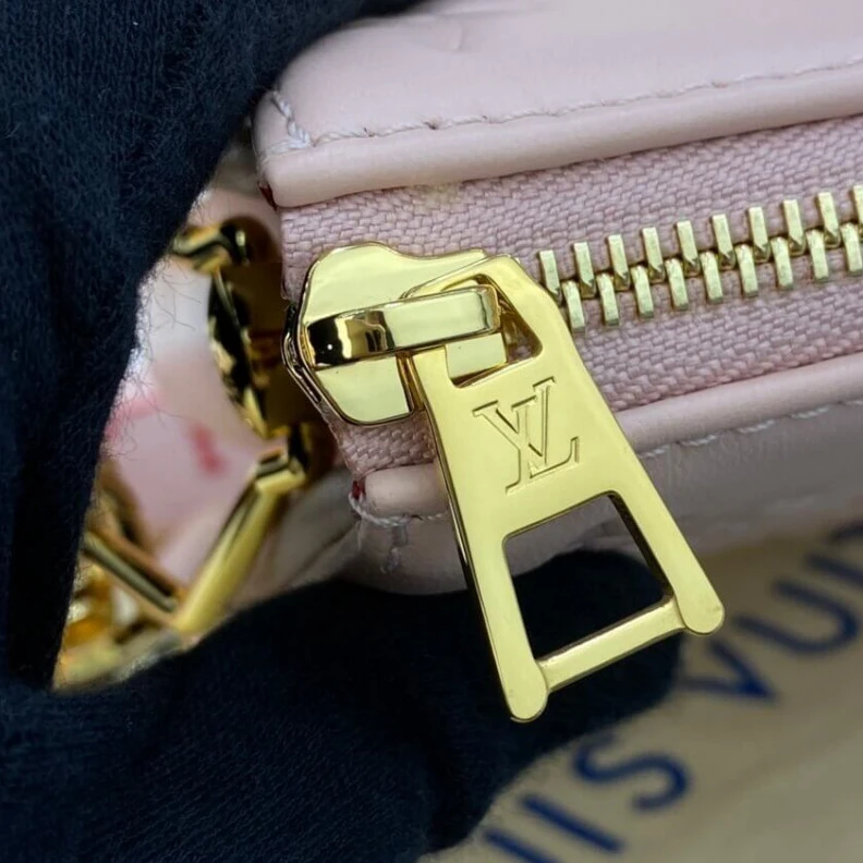 Replica bags lv Fashioned Louis Vuitton Fall In Love Coussin PM Light Pink