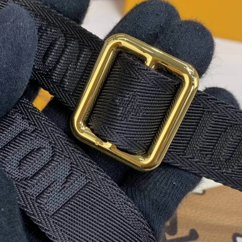 Lv belts replica Strap dro Louis Vuitton Felicie Strap & Go