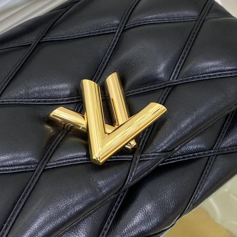 Mythick ru Cowhidele Louis Vuitton GO-14 MM Bag Black