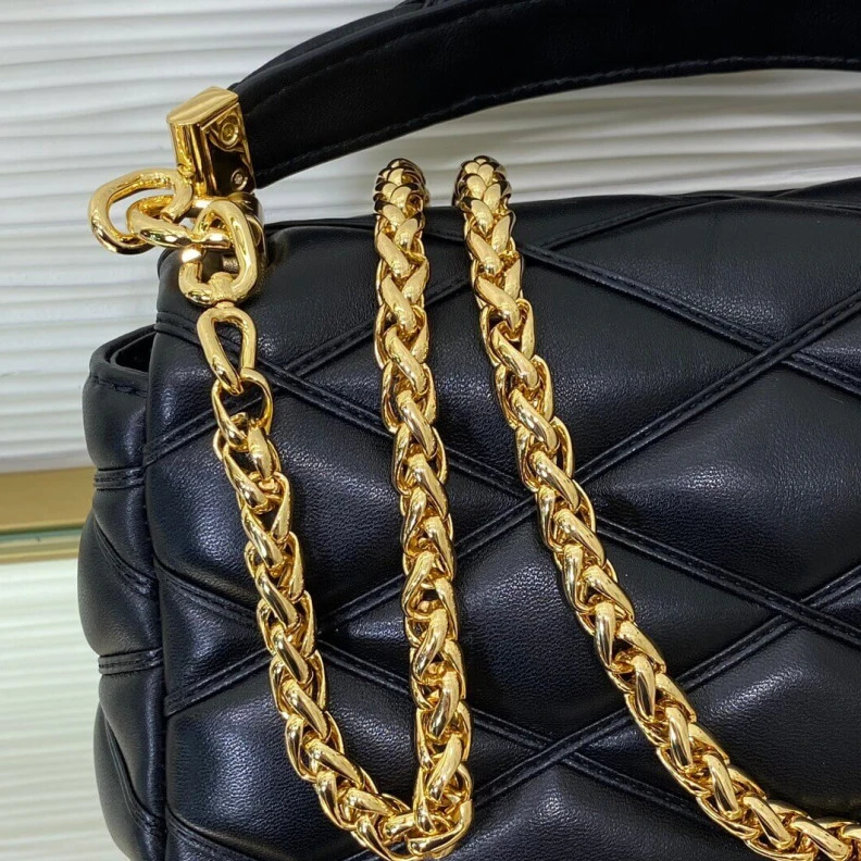 Mythick ru Cowhidele Louis Vuitton GO-14 MM Bag Black