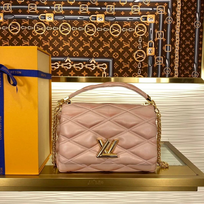Mythick.ru Flap with Louis Vuitton GO-14 MM Bag Rosabella Pink