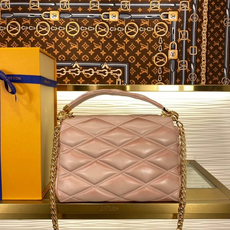 Mythick.ru Flap with Louis Vuitton GO-14 MM Bag Rosabella Pink