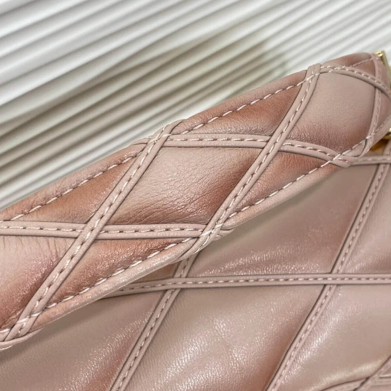 Mythick.ru Flap with Louis Vuitton GO-14 MM Bag Rosabella Pink