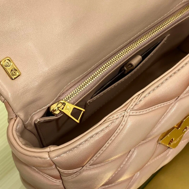 Mythick.ru Flap with Louis Vuitton GO-14 MM Bag Rosabella Pink