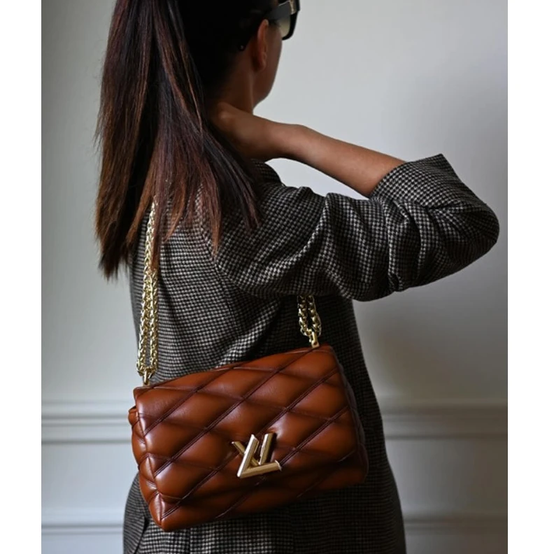 Louis vuitton locations Flap with Louis Vuitton GO-14 MM Bag Tan