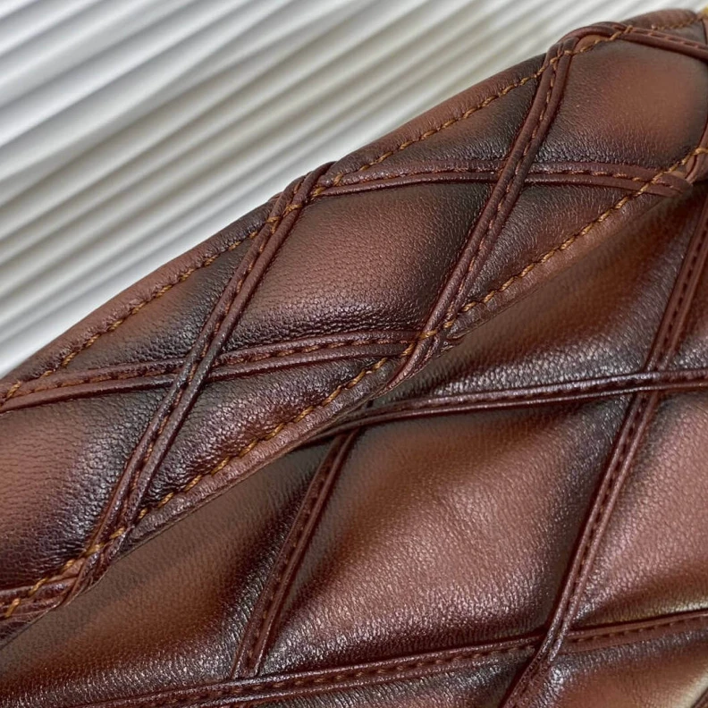 Louis vuitton locations Flap with Louis Vuitton GO-14 MM Bag Tan