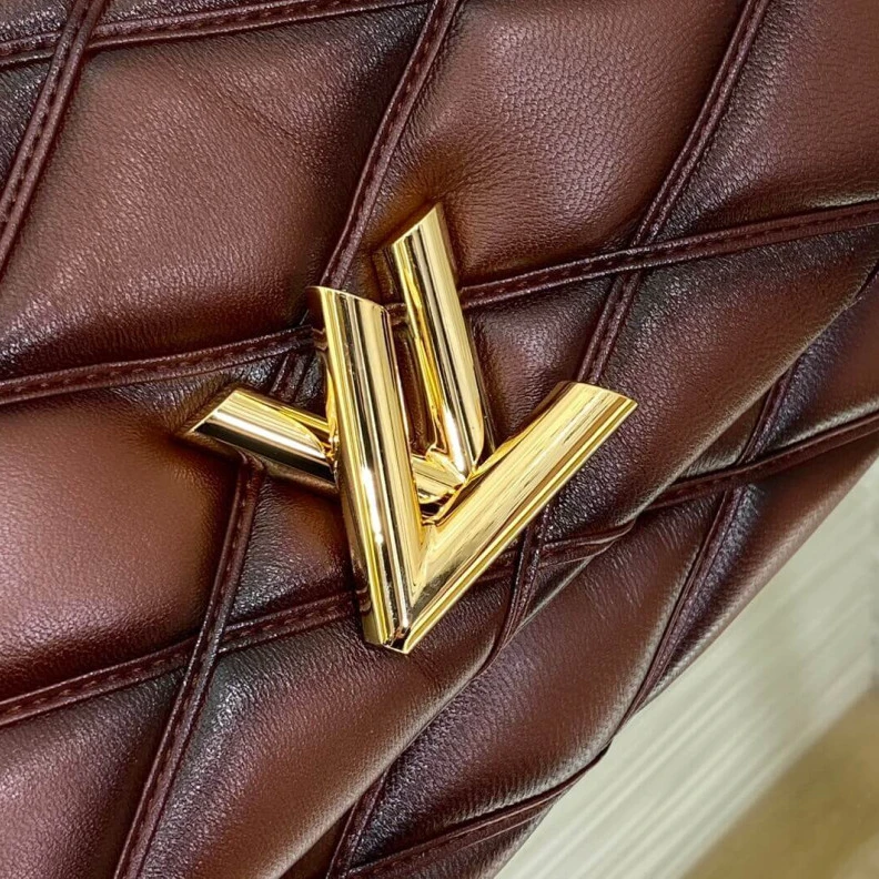 Louis vuitton locations Flap with Louis Vuitton GO-14 MM Bag Tan